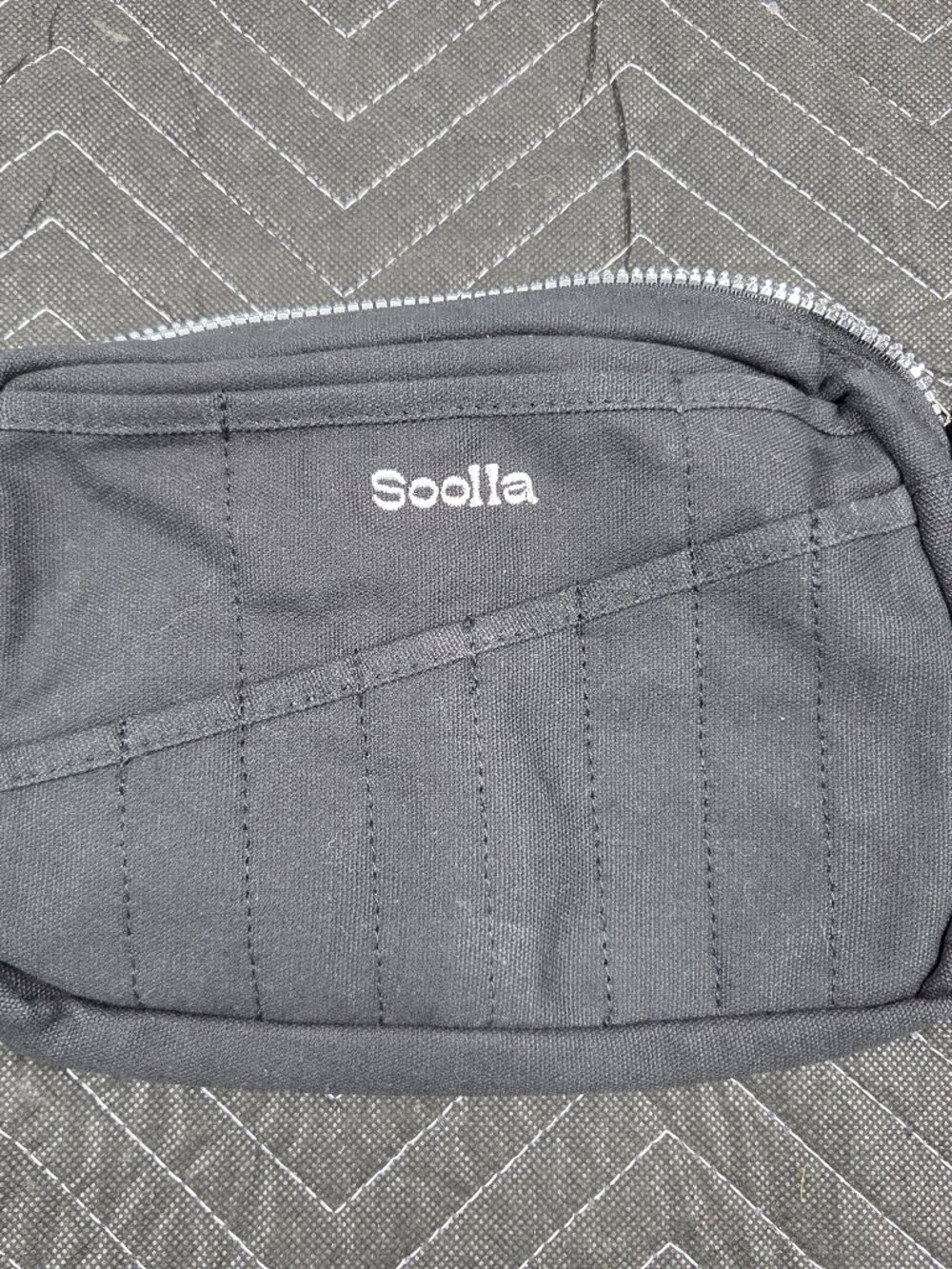 Soolla Studio Stationary Pouch-Blackout Compact, 9.5"W x 7"H x 1.25"D